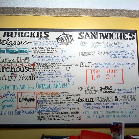 8/12/2011에 Andrea T.님이 Burger Brats에서 찍은 사진