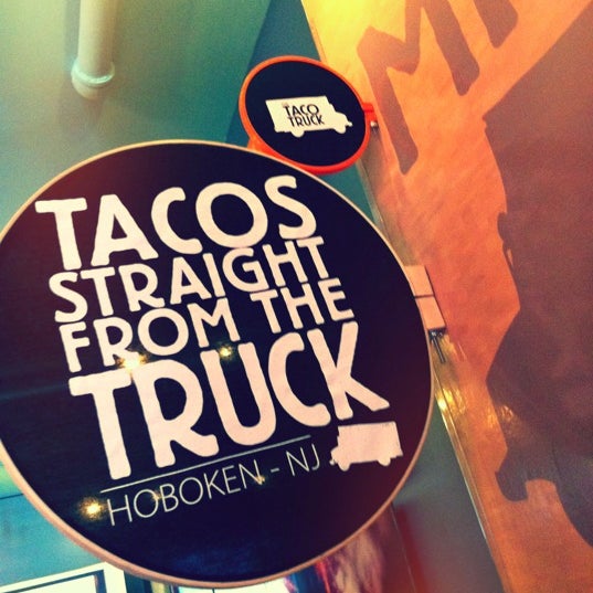 Photo prise au The Taco Truck Store par Rob M. le4/6/2012