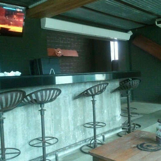 Foto tirada no(a) Loft Lounge Bar por Xin R. em 6/6/2012