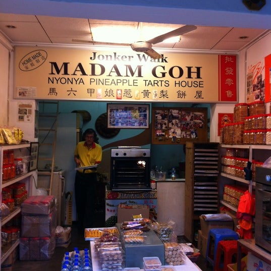 Madam Goh's Pineapple Tarts House Bakery