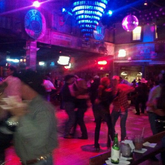 Foto diambil di Whiskey River Dancehall &amp; Saloon oleh ᴡ D. pada 11/19/2011