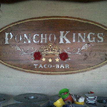 2/27/2011 tarihinde Hector C.ziyaretçi tarafından Poncho Kings'de çekilen fotoğraf