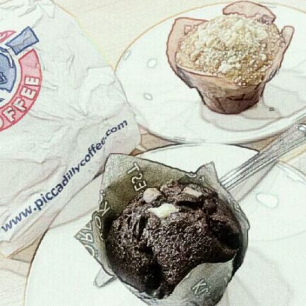 Disfrutando de unos muffins con @juditmarrom en @Piccadillycc