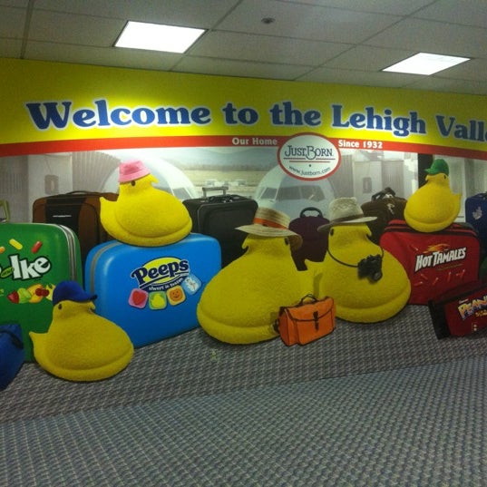 Foto tirada no(a) Lehigh Valley International Airport (ABE) por Dave G. em 3/31/2012