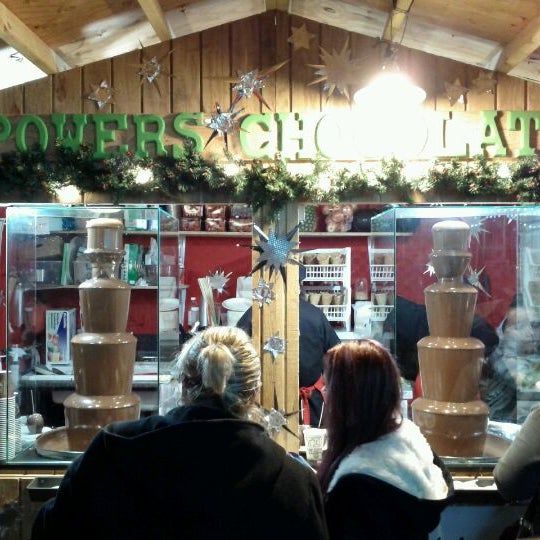 รูปภาพถ่ายที่ Vancouver Christmas Market โดย Danielle เมื่อ 12/20/2011