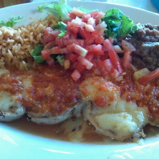 Photo taken at El Chaparral Mexican Restaurant by Mario M. on 8/30/2012