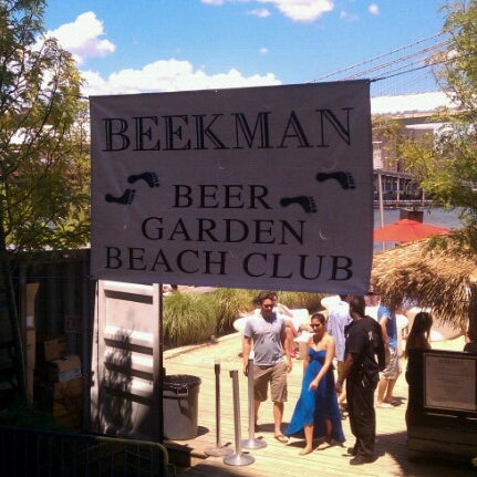 6/23/2012 tarihinde Craig C.ziyaretçi tarafından Beekman Beer Garden'de çekilen fotoğraf
