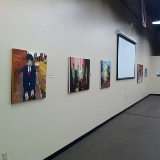 Foto diambil di CoLab Workspace oleh Aaron E. pada 2/15/2012
