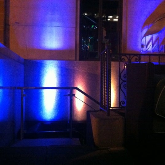 Foto scattata a Lima Restaurant &amp; Lounge da Daniel G. il 7/28/2012