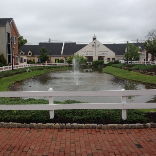 Liberty Village Outlet Marketplace Flemington'da Outlet Alışveriş Merkezi
