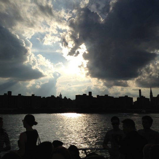 Снимок сделан в New York Health &amp; Racquet Club Yacht пользователем Citygirl 7/27/2012