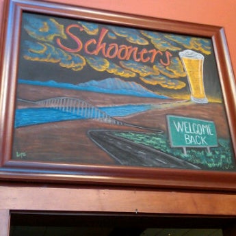 Снимок сделан в Schooner&#39;s Grille &amp; Brewery пользователем Kay S. 7/8/2012