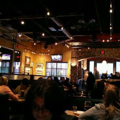 Photo taken at BJ&#39;s Restaurant &amp; Brewhouse by ALVIE G. on 2/19/2012