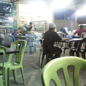 бутик tom ford. ремень для брюк мужской. базовые футболки мужские. человек смди т вна кровати. Men's corner.