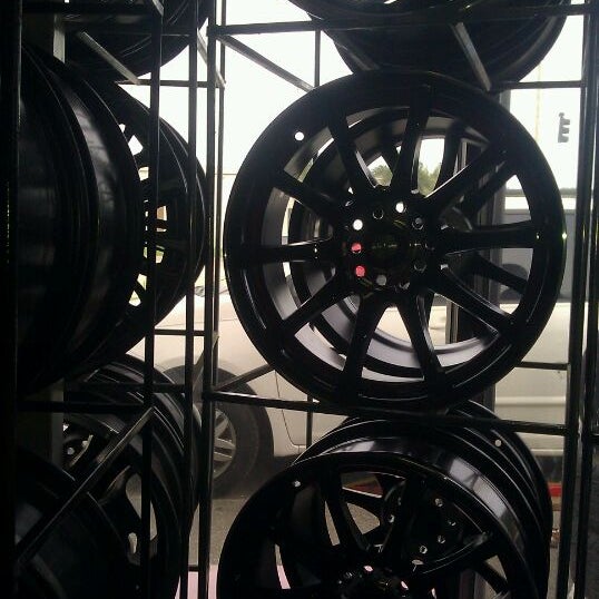 Dinosaur Tire And Wheel Performance Center Fort Lauderdale, FL