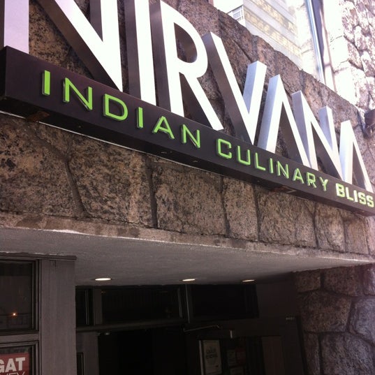 รูปภาพถ่ายที่ Nirvana โดย David K. เมื่อ 3/13/2012