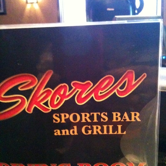 Снимок сделан в Skores Club Sports Bar Restaurant &amp; Grill пользователем Vera D. 1/30/2012