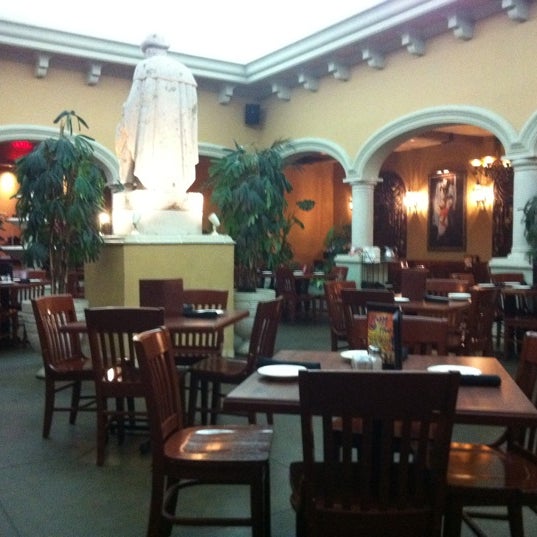 รูปภาพถ่ายที่ Abuelo&#39;s Mexican Restaurant โดย D G. เมื่อ 9/9/2011