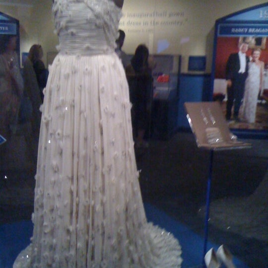 5/7/2011 tarihinde Blue 💣 B.ziyaretçi tarafından The First Ladies Exhibition'de çekilen fotoğraf