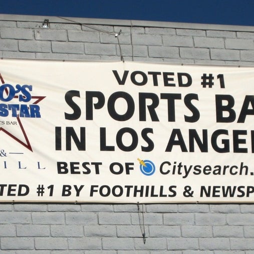 4/27/2011にLeslie L.がLeo&#39;s All-Star Sports Bar &amp; Grillで撮った写真