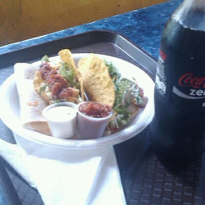 Foto tirada no(a) Chilitos Mexican Restaurant por Laura-Jean em 3/16/2012