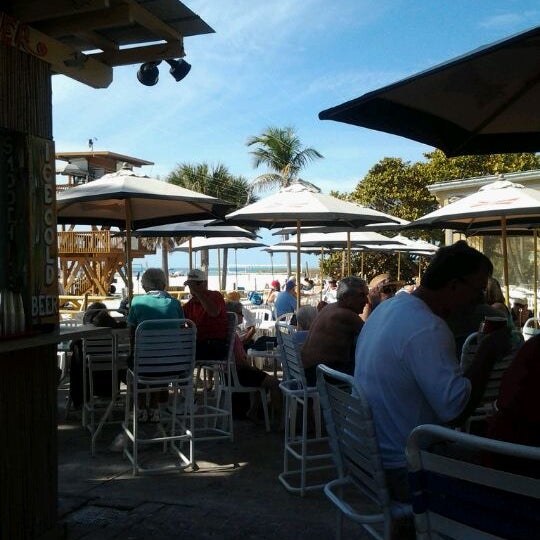 1/31/2012에 LuvLeigh45님이 Anna Maria Island Beach Cafe에서 찍은 사진