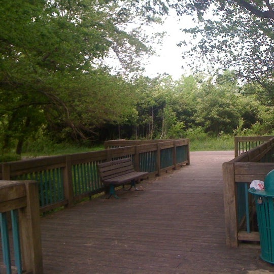 รูปภาพถ่ายที่ Shelby Bottoms Park &amp; Nature Center โดย Lance เมื่อ 4/25/2011