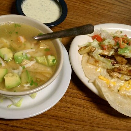1/14/2012 tarihinde Chris C.ziyaretçi tarafından Ramos Tex-Mex Restaurant #3'de çekilen fotoğraf
