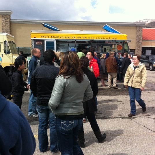 Photo prise au Chow Truck par Preston K. le4/30/2011