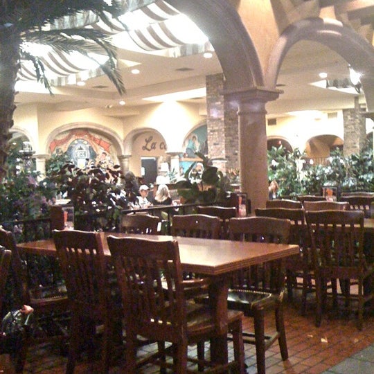 รูปภาพถ่ายที่ Abuelo&#39;s Mexican Restaurant โดย Steven F. เมื่อ 8/20/2011