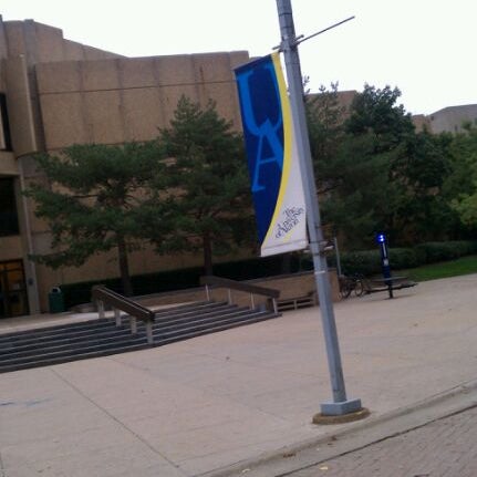 Foto scattata a Università di Akron da Adam K. il 10/16/2011