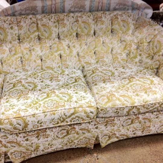 Goodwill Silverdale Toko Barang Bekas/Antik di Silverdale