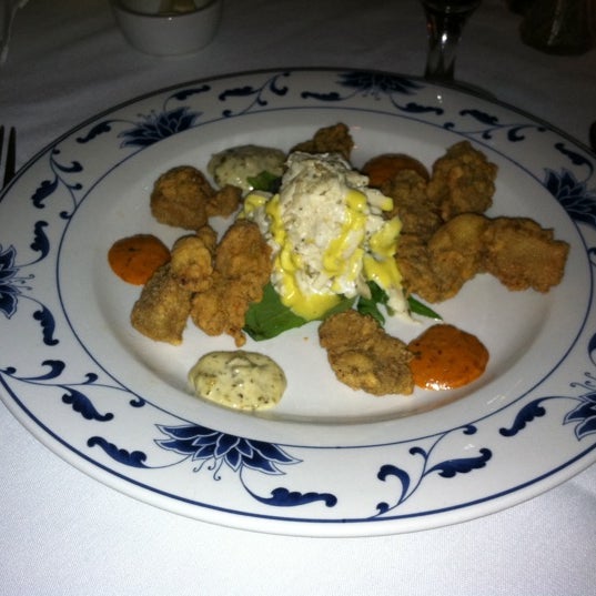 Das Foto wurde bei Upperline Restaurant von Michelle H. am 9/26/2011 aufgenommen