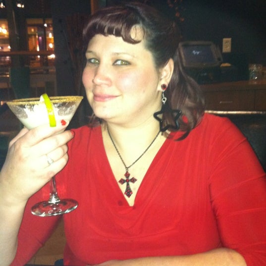 2/15/2012 tarihinde Pat M.ziyaretçi tarafından Twigs Bistro &amp; Martini Bar'de çekilen fotoğraf