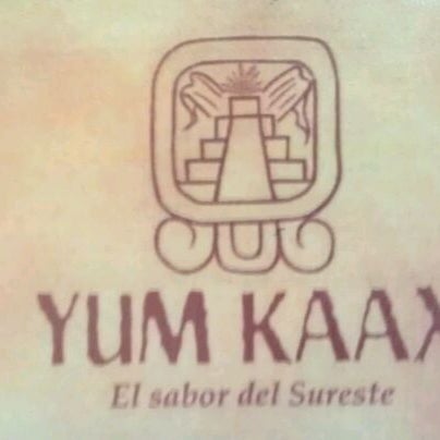 รูปภาพถ่ายที่ Yum Kaax โดย Osvaldo G. เมื่อ 3/31/2012