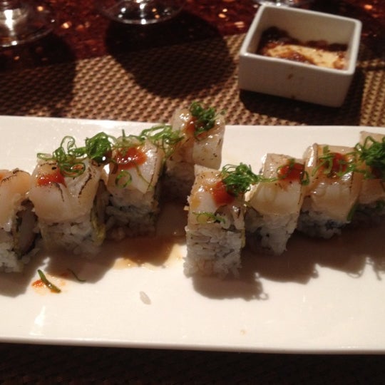 Снимок сделан в Enso Asian Bistro &amp; Sushi Bar пользователем Mark T. 4/29/2012