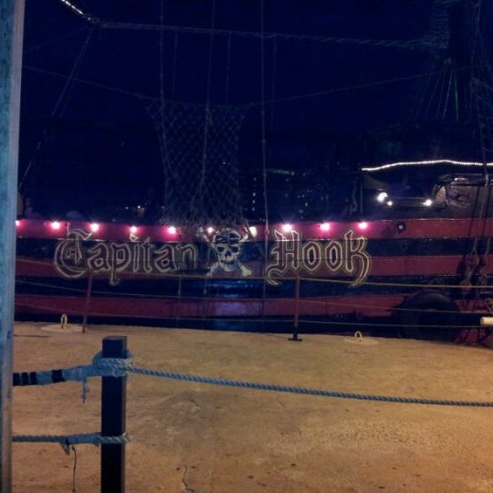 3/19/2012 tarihinde Gilberto G.ziyaretçi tarafından Captain Hook Pirate Ship'de çekilen fotoğraf