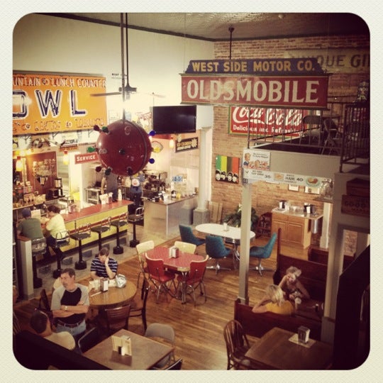 รูปภาพถ่ายที่ Stango&#39;s Coffee &amp; Pizza Shop โดย Carey R. เมื่อ 6/30/2012