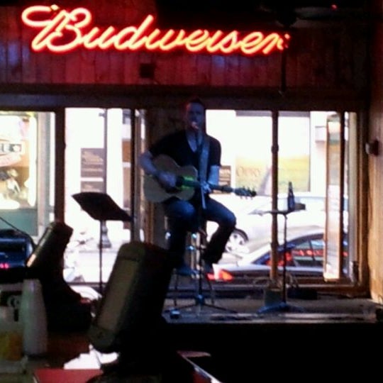 Foto scattata a WannaB&#39;s Karaoke Nashville da Dolla B. il 5/16/2012