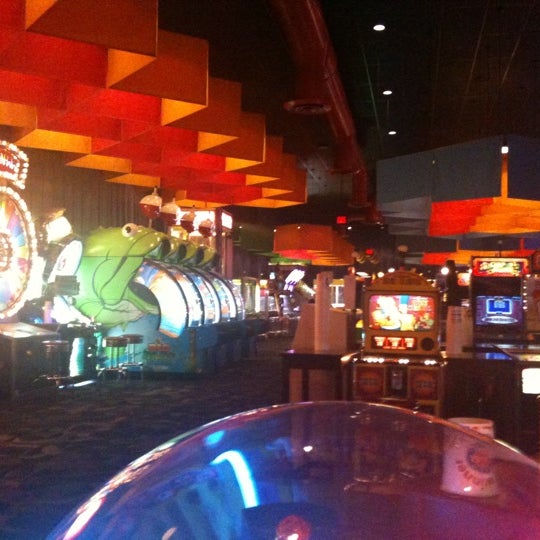 Photo taken at Dave &amp; Buster&#39;s by Gen G. on 9/15/2011