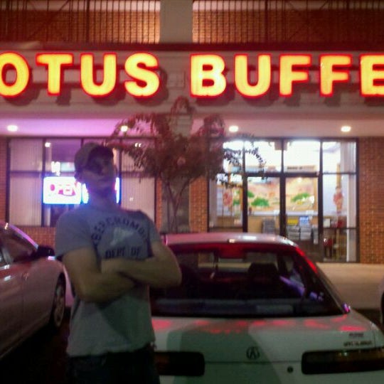 9/29/2011에 Brad D.님이 Lotus Buffet에서 찍은 사진