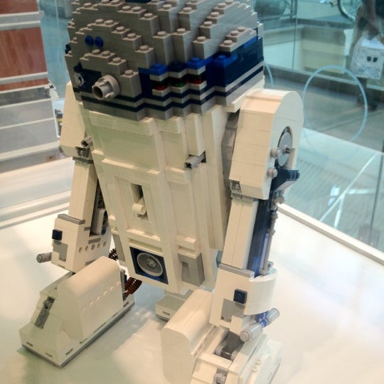 The LEGO Store 2500 N Mayfair Rd Spc 635