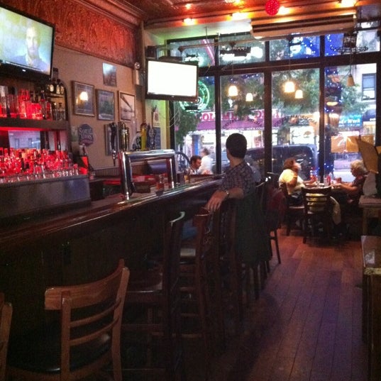 Photo taken at Amsterdam Tavern by Wouter V. on 5/21/2012