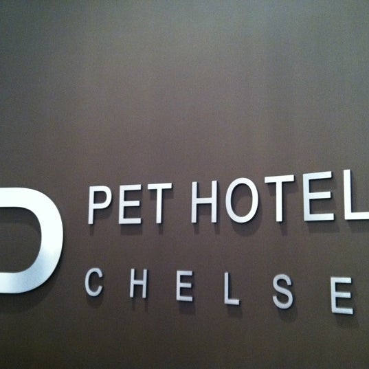รูปภาพถ่ายที่ D Pet Hotels โดย Dana H. เมื่อ 8/9/2012