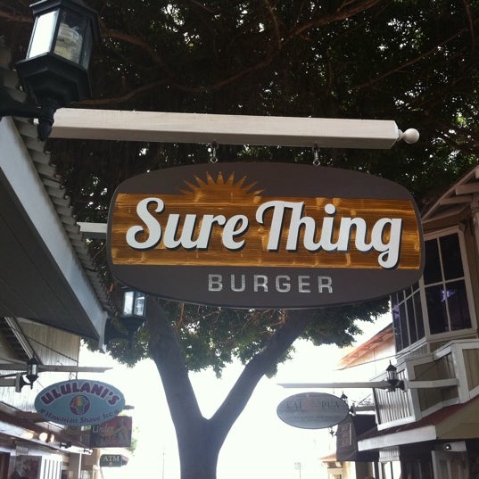 Foto diambil di Sure Thing Burger oleh Erin pada 2/24/2012