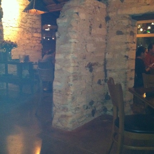 Das Foto wurde bei Two Step Restaurant And Cantina von Leslie P. am 2/1/2012 aufgenommen