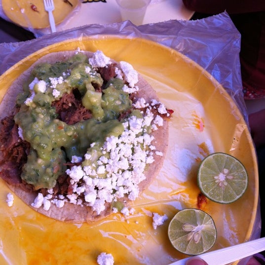 Снимок сделан в Ex-Tacos Gus пользователем Emelio B. 2/18/2011