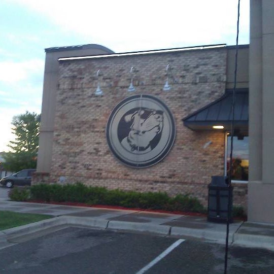 Photo taken at Raising Cane&#39;s Chicken Fingers by Lee on 6/22/2011
