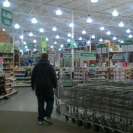 Photo taken at Menards by Roxisoques on 1/24/2012