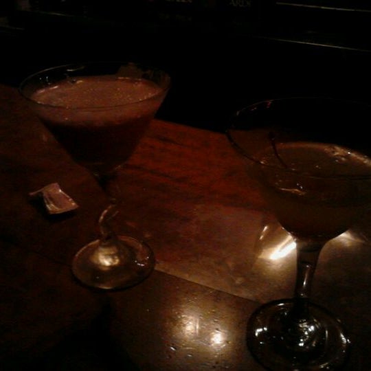 Foto scattata a Kristauf&#39;s Martini Bar da Auretha C. il 3/21/2012